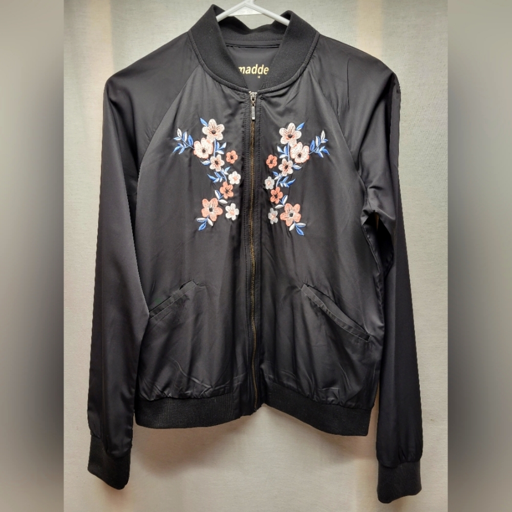 Junior's Medium Madden NYC Black Bomber Jacket with Flower Embroidery